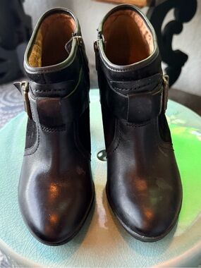 Clarks Black Leather and Suede Buckle Ankle Booties 7.5